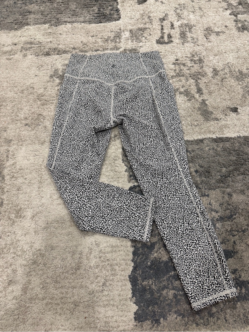Athleta Salutation Stash ll Textured Tight M